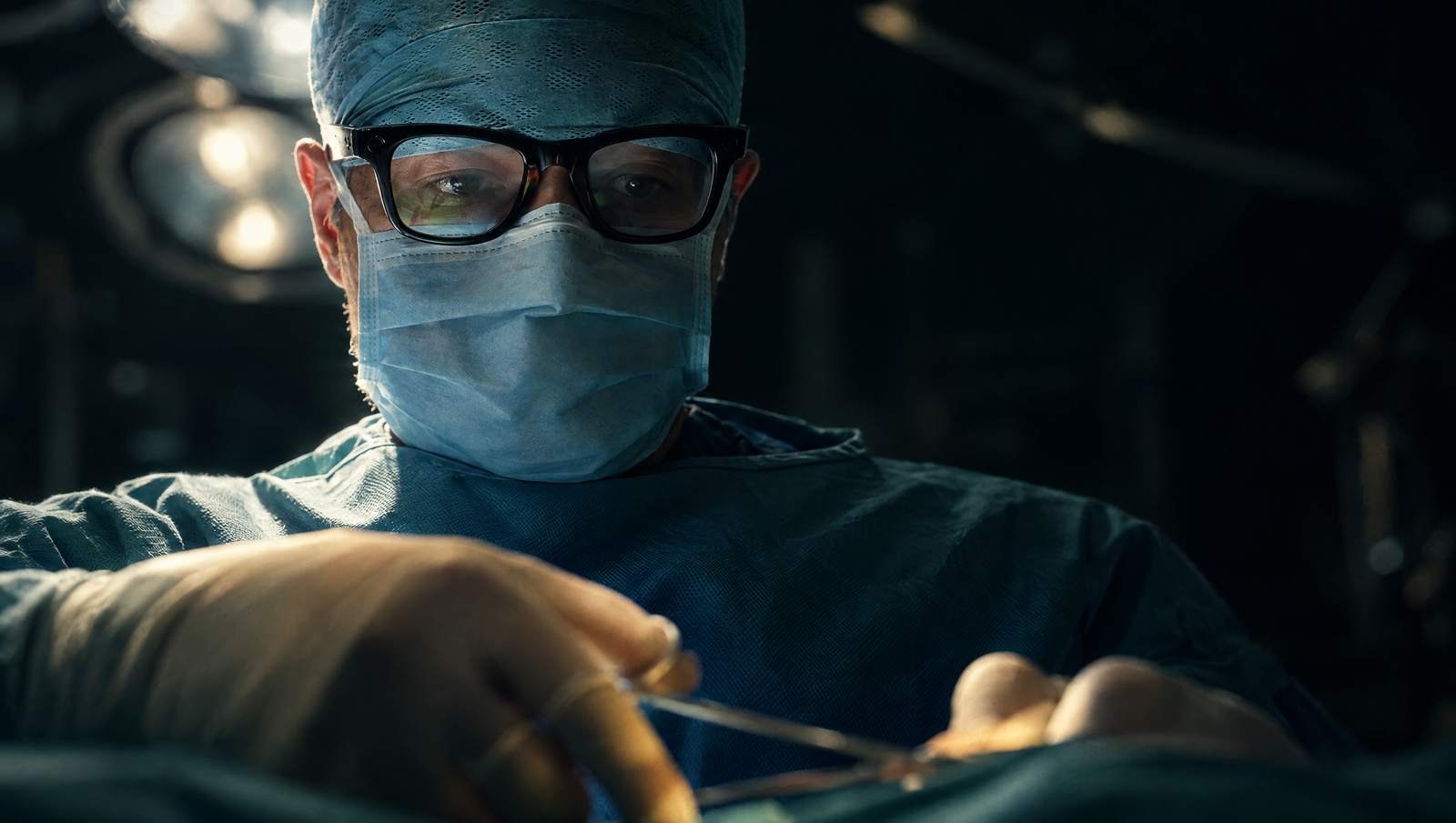 Mr Reza Nassab, Consultant Plastic Surgeon, in theatre